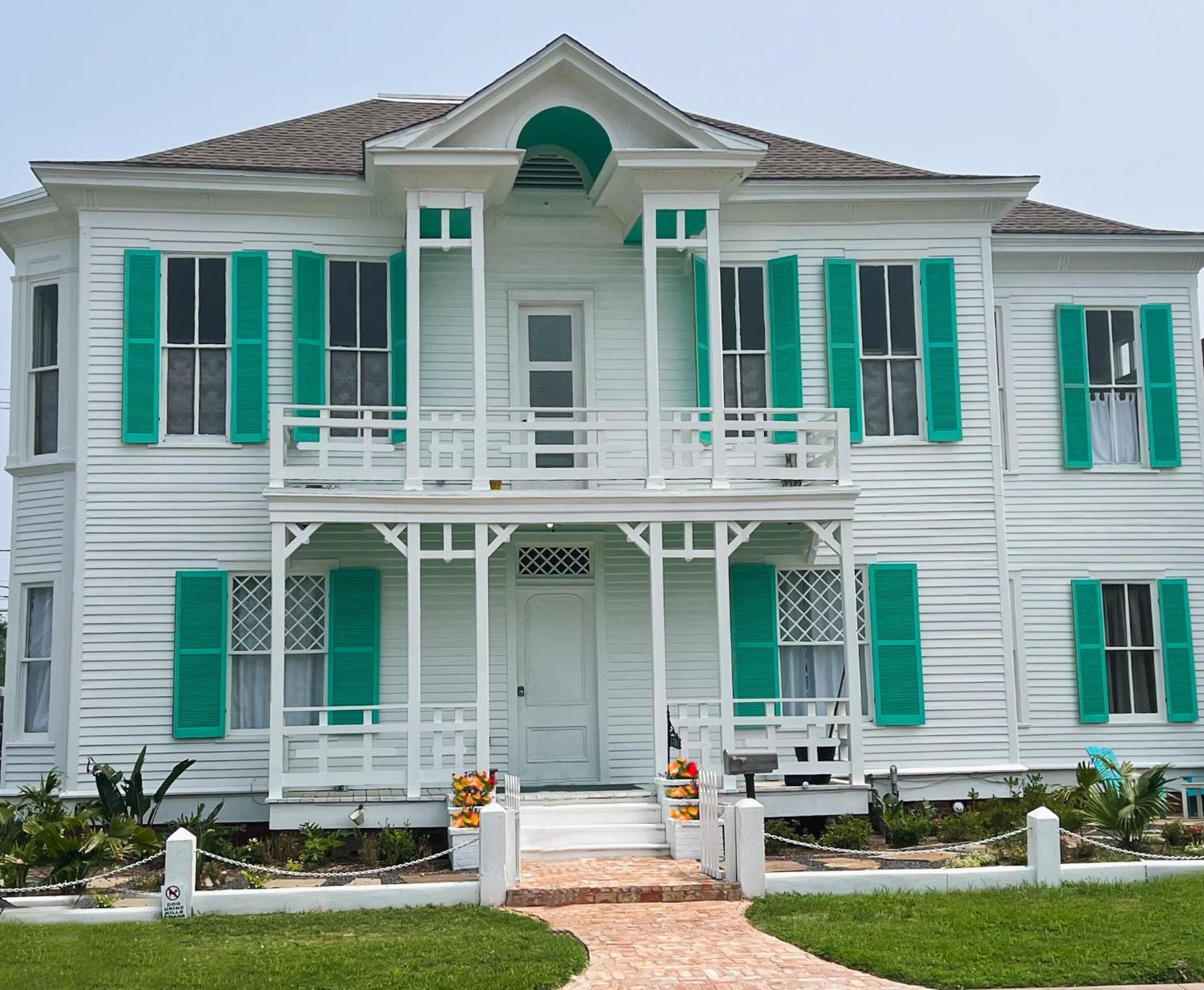 Lotus Galveston Hotel Exterior photo